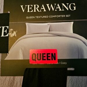 Vera Wang Queen comforter set
